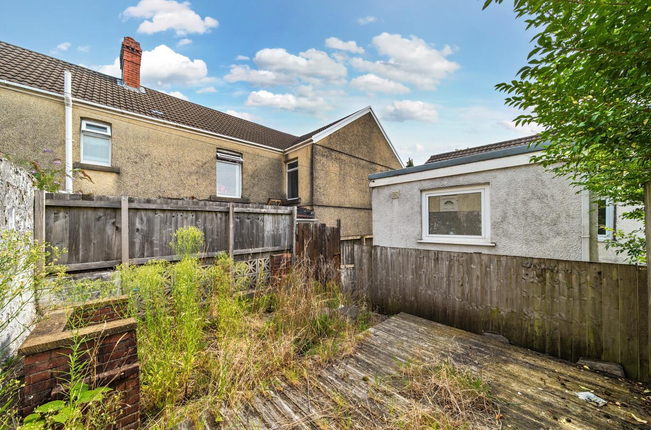 Neath Road, Morriston, Swansea, SA6 8HG
